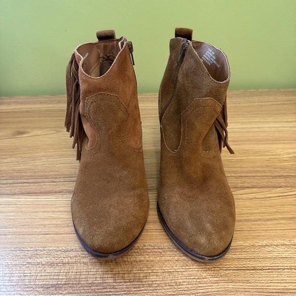Steve Madden Ohio Fringe Suede Booties in Chestnut Brown, Size 10 - Picture 3 of 15